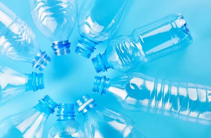 Resiko Memakai Ulang Botol Plastik Bekas Air Minum